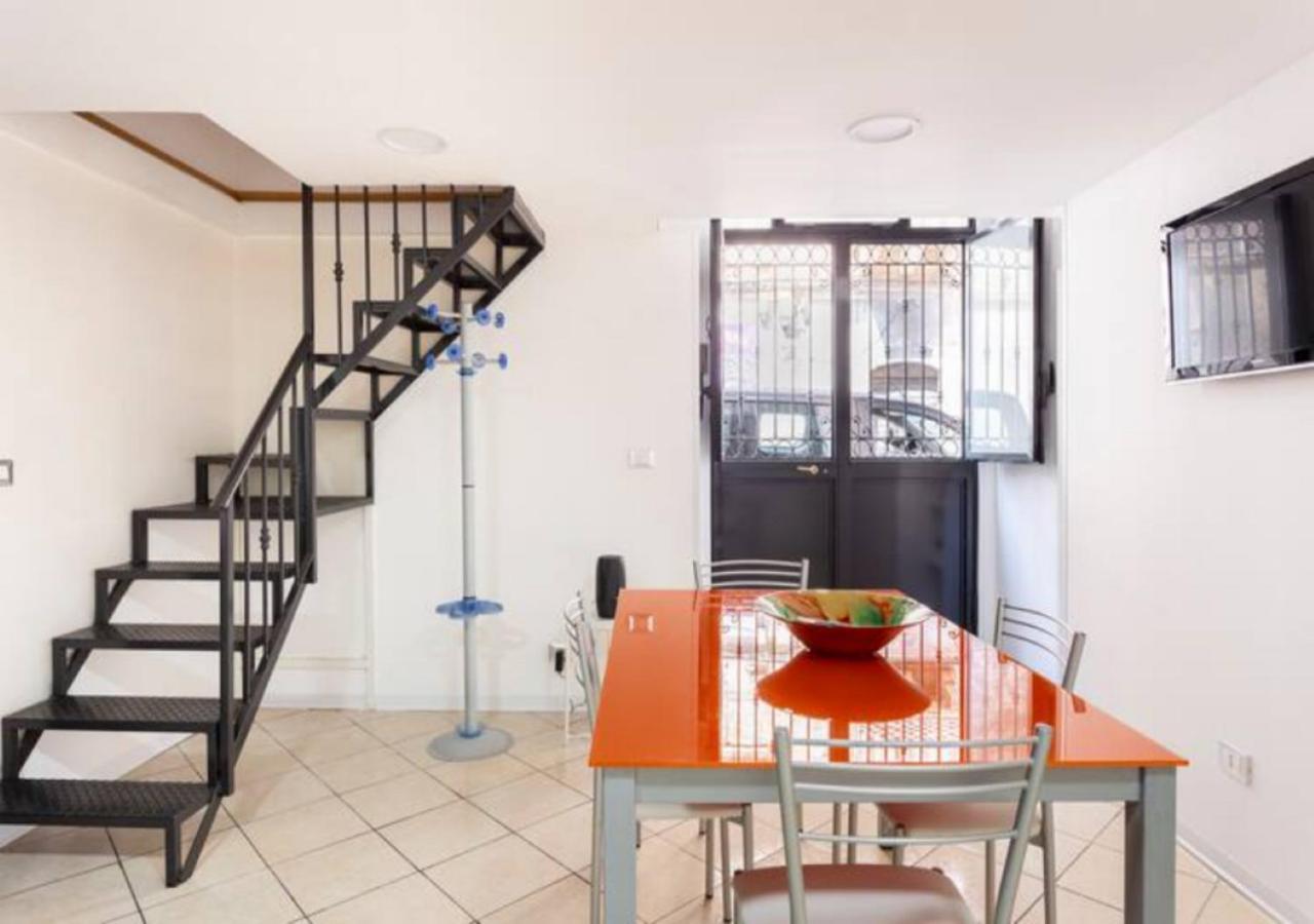 Aitnè - Holiday Apartments Aeroporto di Catania Fontana Rossa Esterno foto